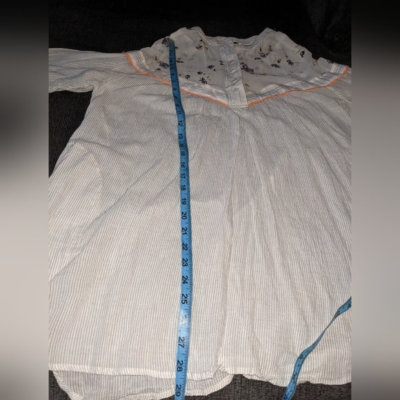 Free People Hearts and Color blouse - Picture 2 of 7